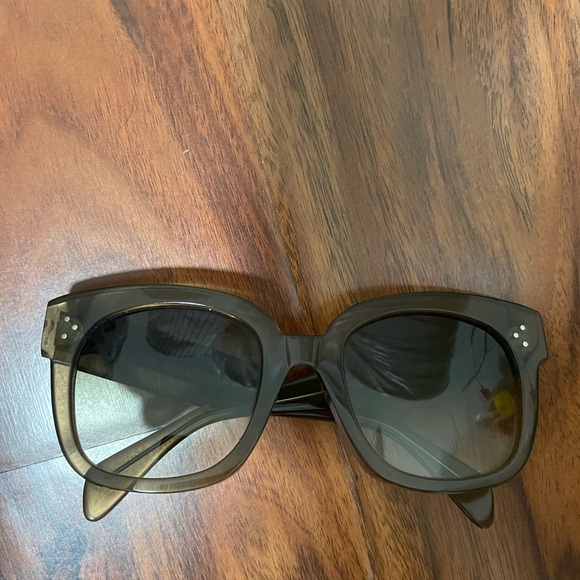 Celine Oversized S002 Sunglasses - Picture 7 of 9